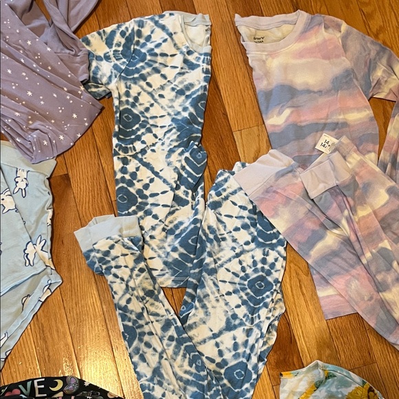 Girls Pajama bundle - Picture 7 of 10